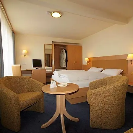 Garni Eden Hotel 3*