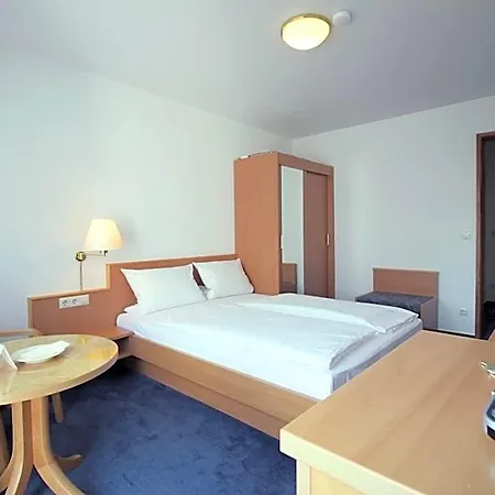 Garni Eden 3*