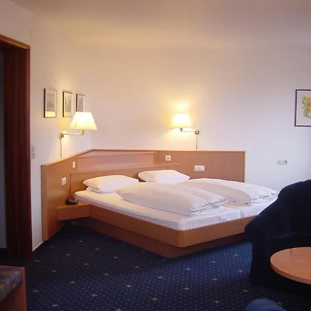 伊甸加尼酒店 3*