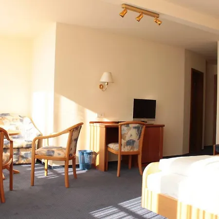 伊甸加尼酒店 3*