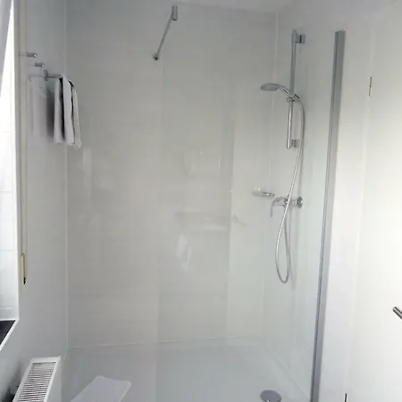 伊甸加尼酒店 酒店